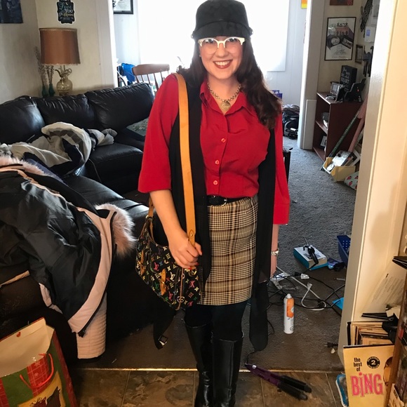 Meet your Posher, Tanya - Picture 2 of 2